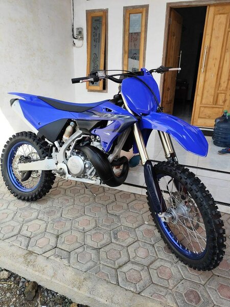 Moto cross Yamaha YZ bleu
