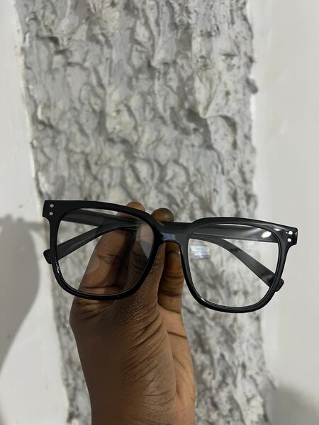 Lunettes élégantes noires