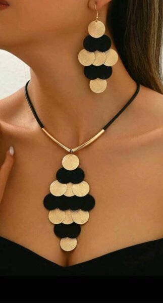 Bijoux élégants deux tons