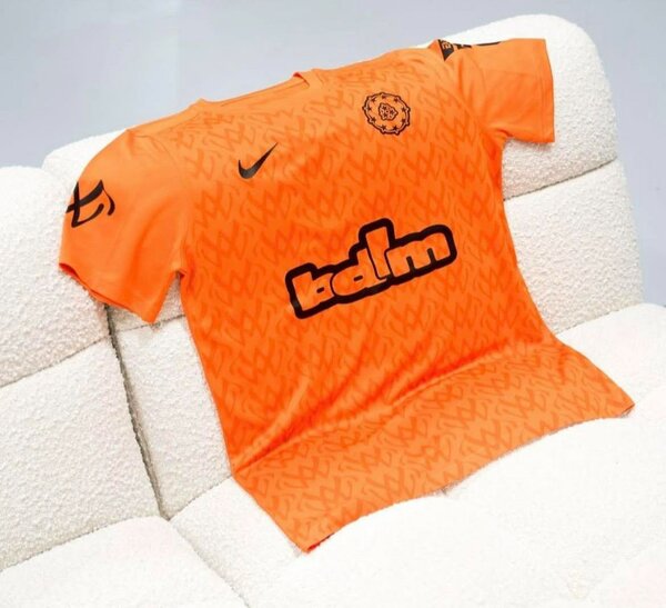 Maillot de football orange