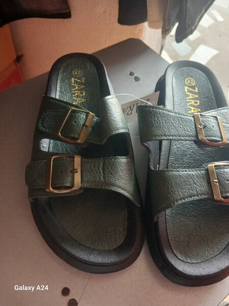 Sandales Zara en cuir vert