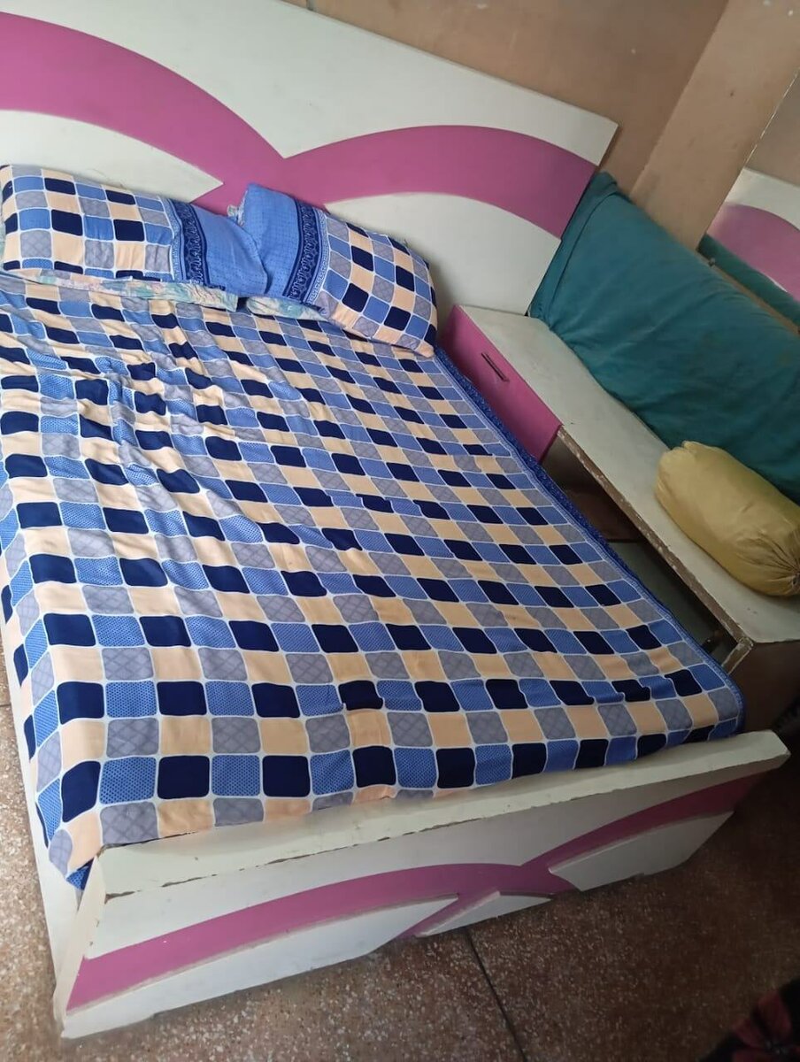 Bed + dressing