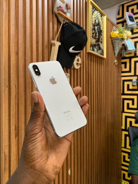 iPhone X 64 Go (Sans ID)