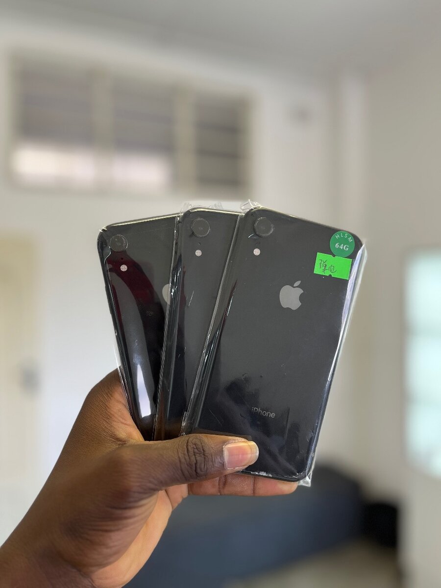 APPLE  Pre-owned iPhone XR