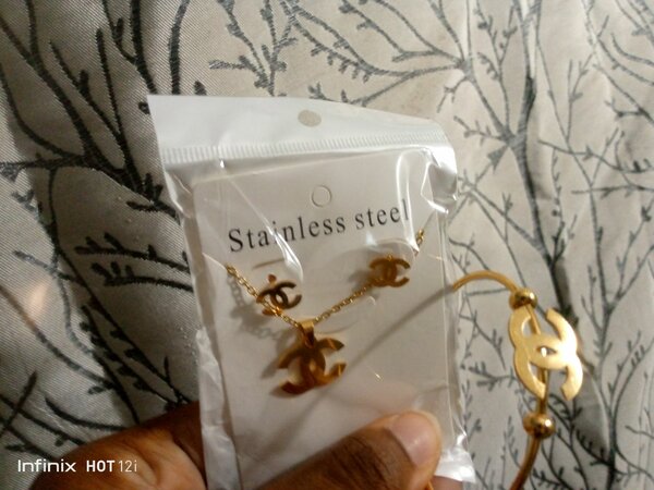 Bijoux en acier inoxydable