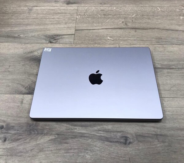 MACBOOK PRO M1 PRO ( 16/512 )