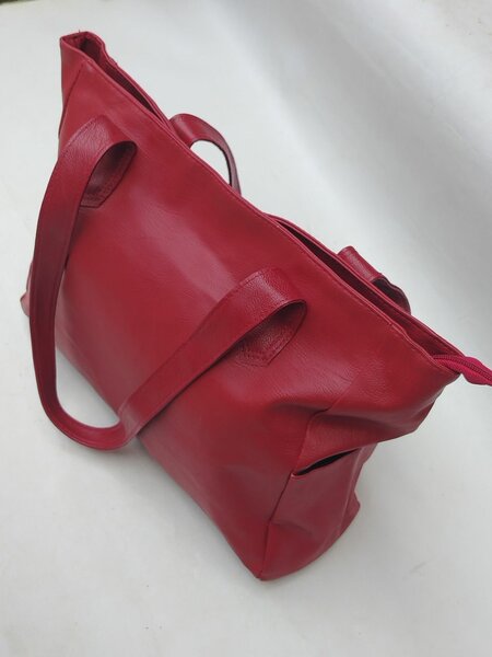 Sac à main cabas en cuir rouge