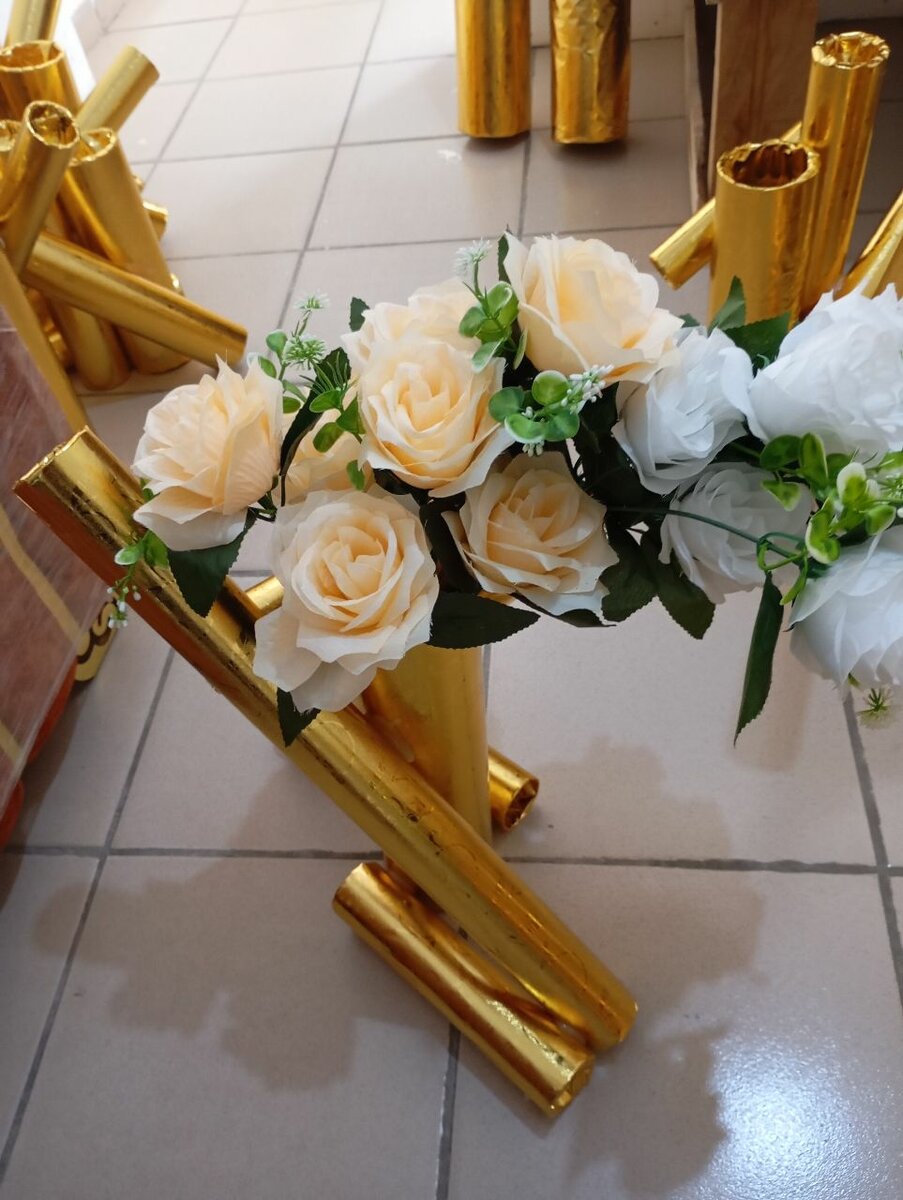 Bouquet de roses artificielles élégantes