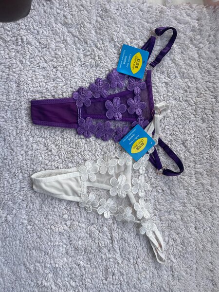 Culottes en dentelle florale