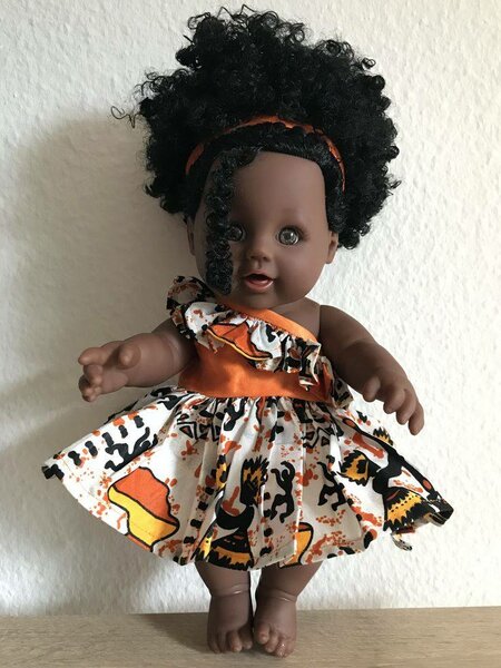 Poupée Naïma en Tenue Colorée