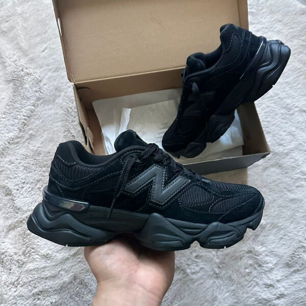 Sneakers noires tendance