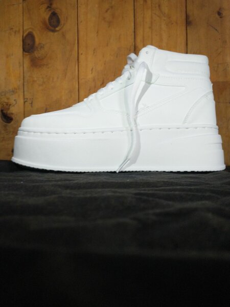 Chaussures montantes blanches en cuir