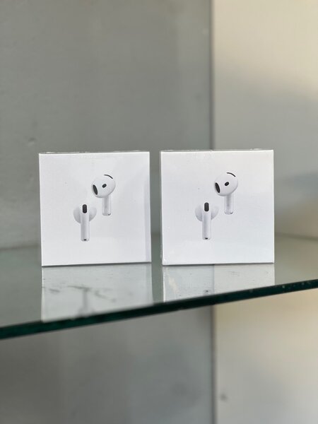 AirPods 4