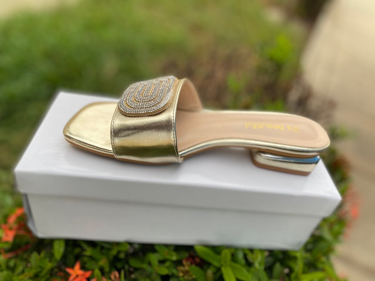 Sleek ladies heel easy wear sandals