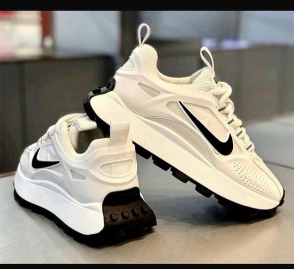 Baskets Nike modernes