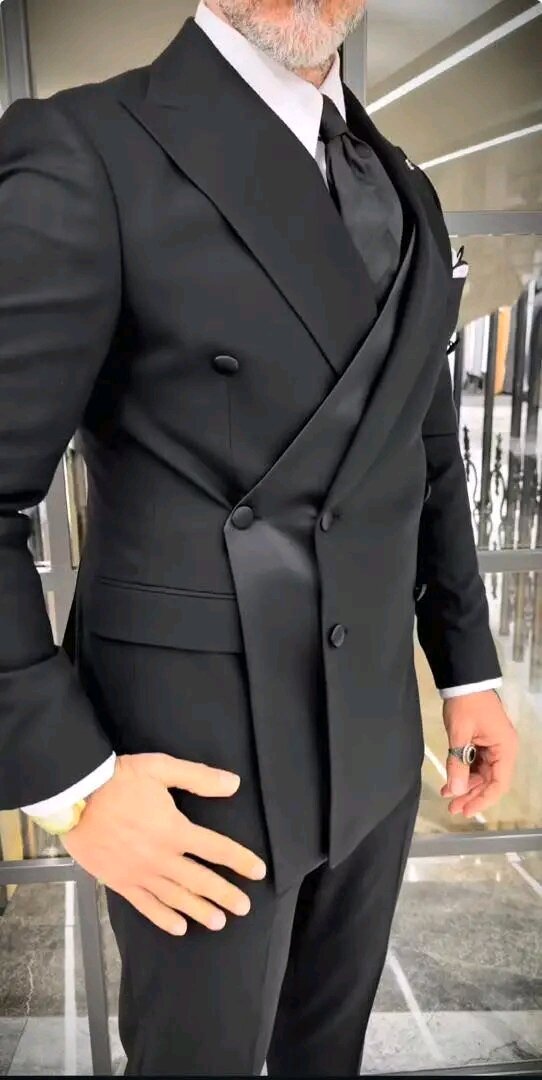 Costume élégant pour hommes