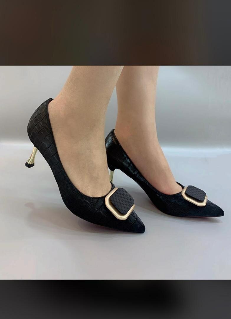 Ladies shoes
