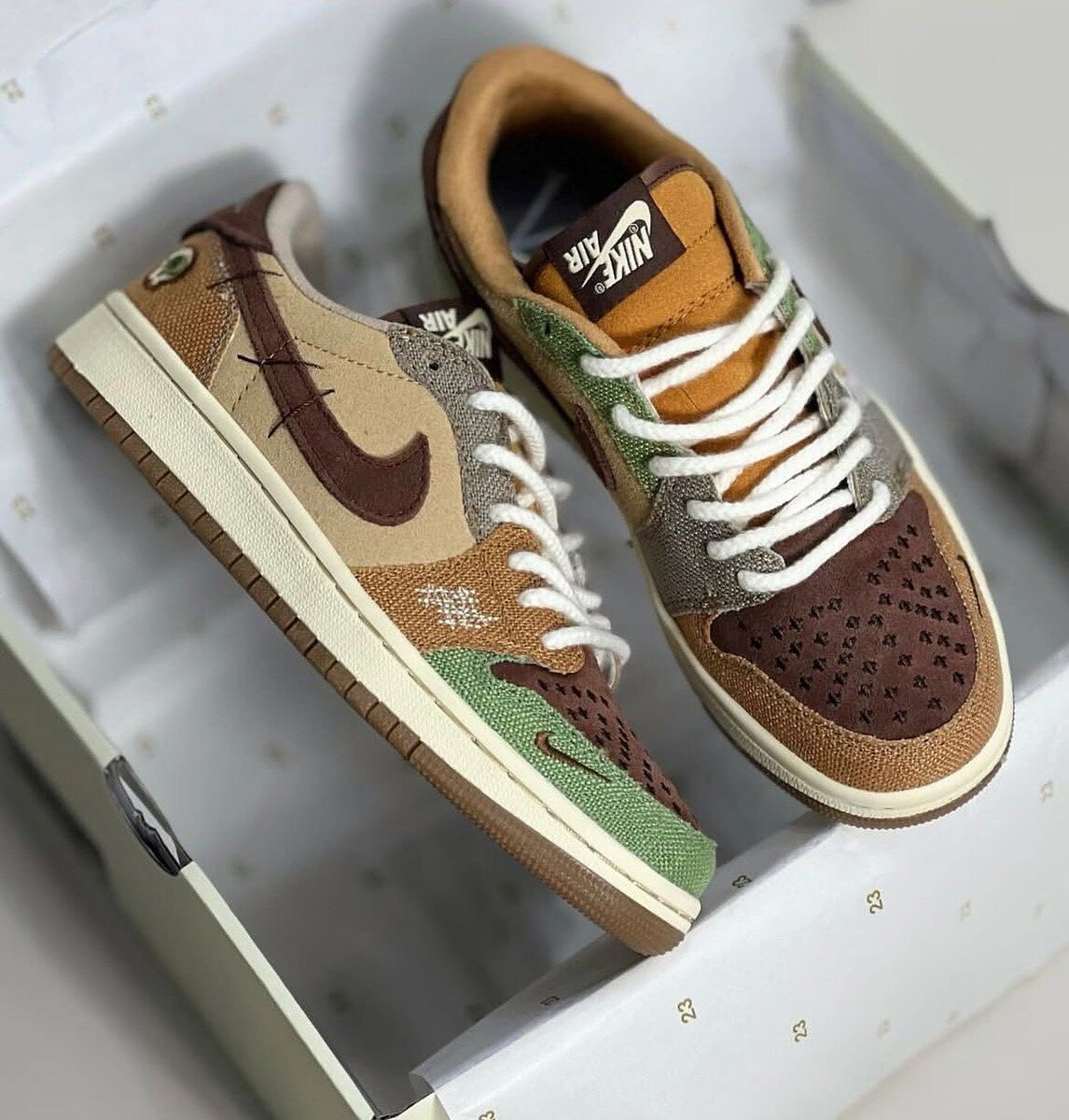 Nike SB X Travis Scott Dunk Low