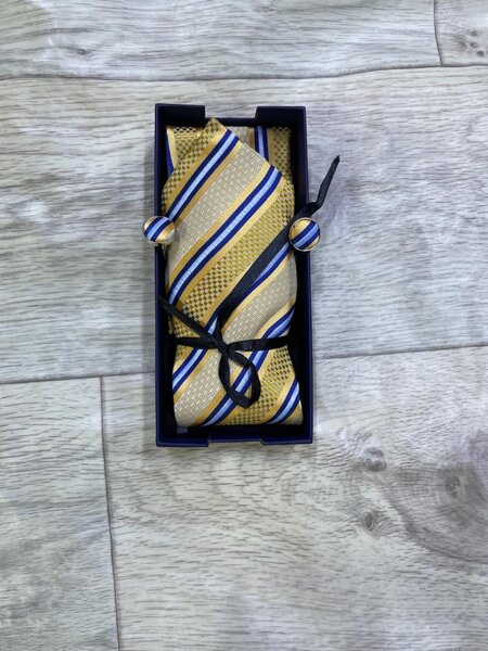 Ensemble cravate élégante