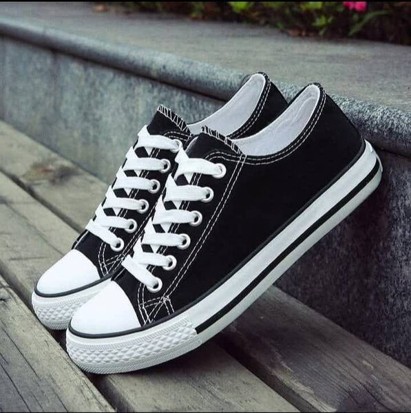 Baskets noires classiques