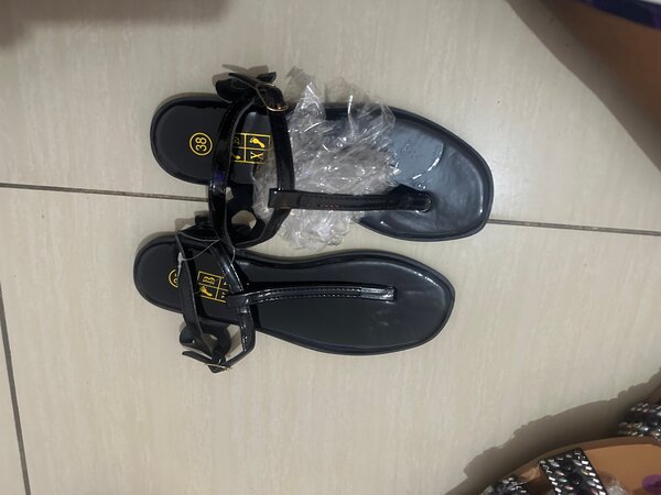 Sandales plates élégantes