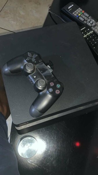 Ps4 slim