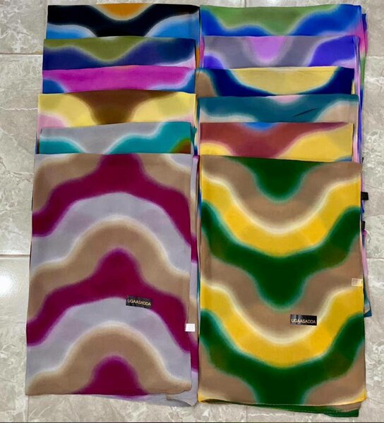 Écharpe en soie multicolore