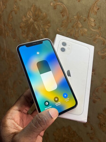 iPhone 11 64Giga second main