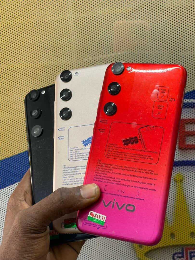 Smartphone Vivo triple caméra