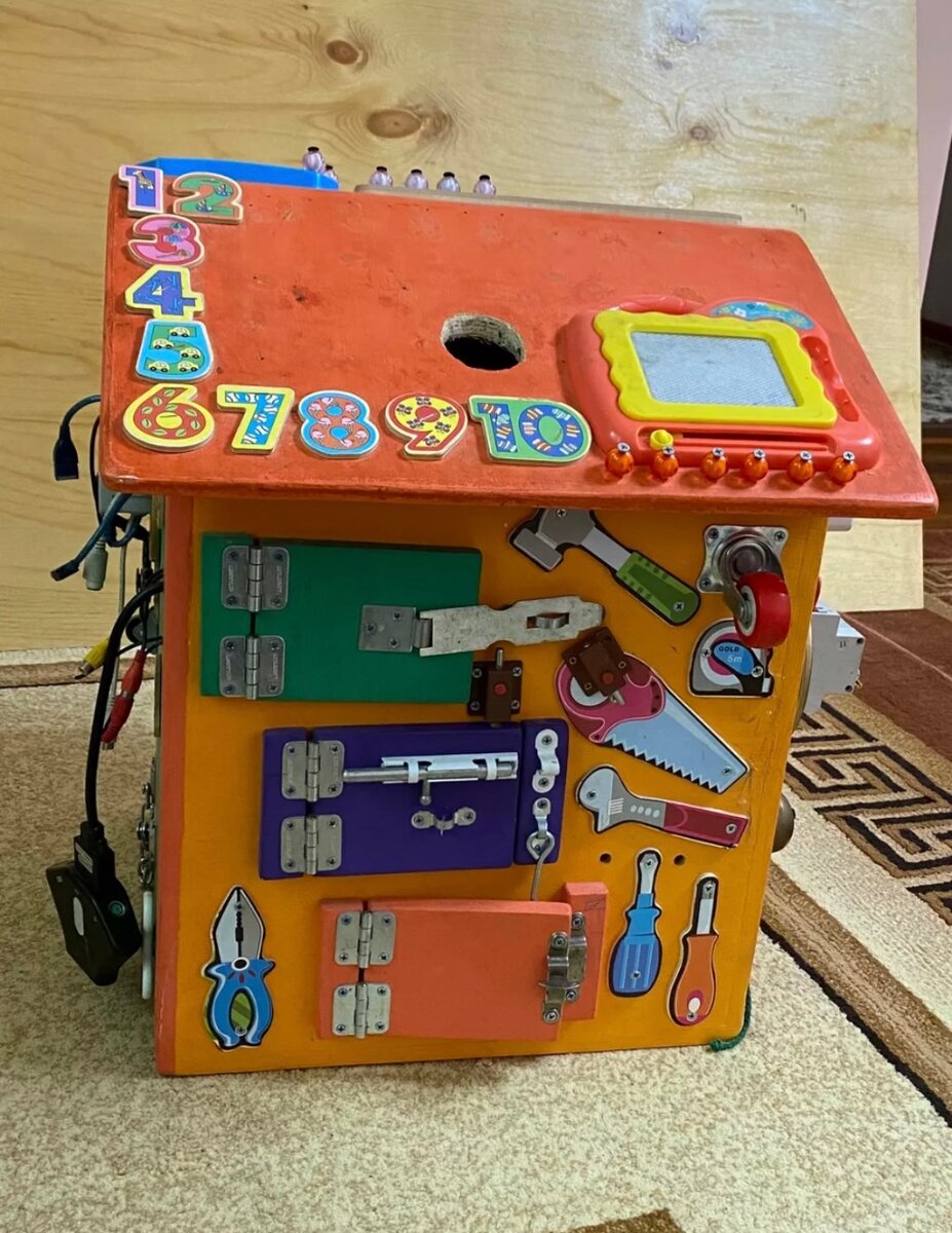 Бизи - домик