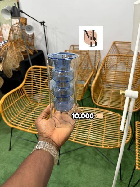 Vase en verre moderne