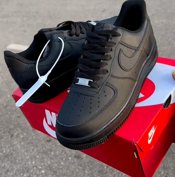 Nike air force 1 sneakers, black