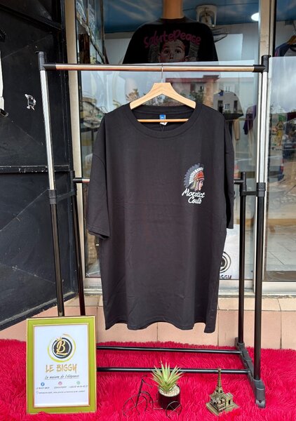 T-shirt noir unisexe tendance