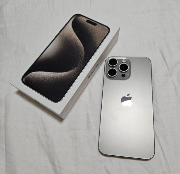 iPhone 15 pro max 256 gig