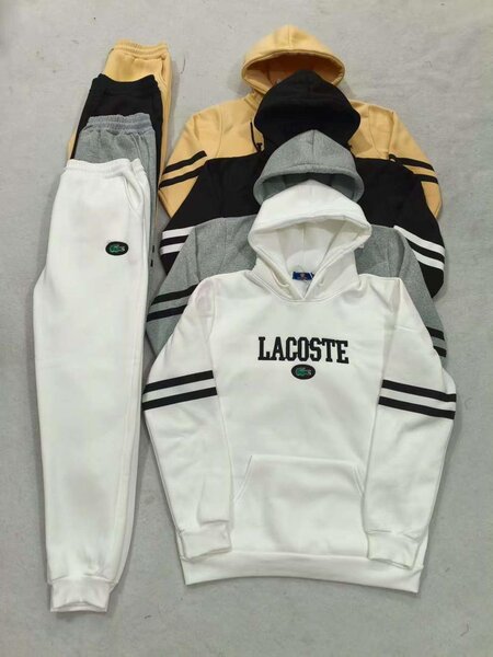 Ensemble de survêtements Lacoste