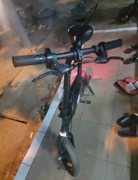 Vélo électrique pliable compact