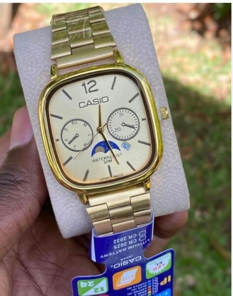 Montre Casio dorée élégante