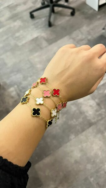 Bracelets trèfle colorés