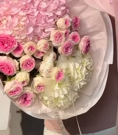 Ваши любимые букеты Микс ✨ из гортензий и пионовидных спрей роз 💗