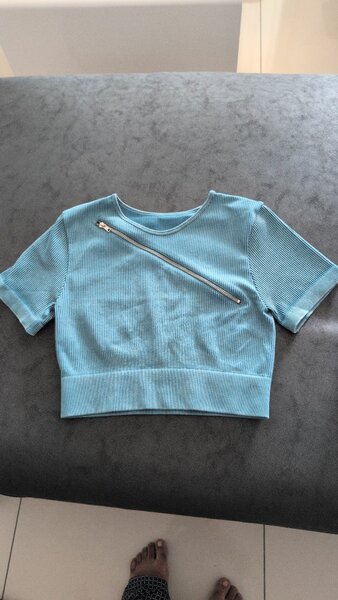 Ribbed Zipper Crop Top