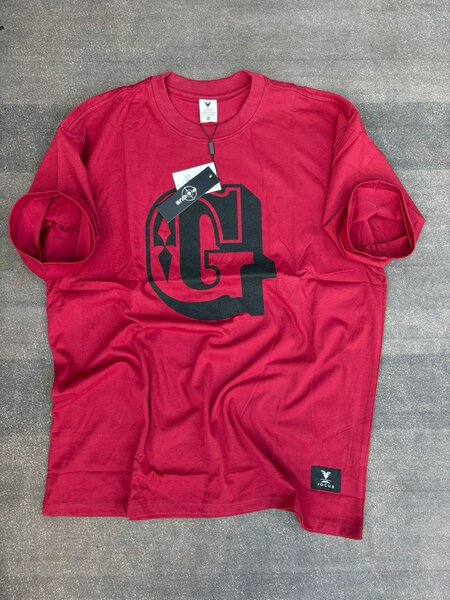 T-shirt rouge logo graphique