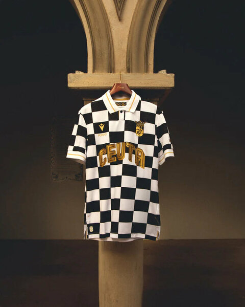 Maillot de Foot Noir et Blanc