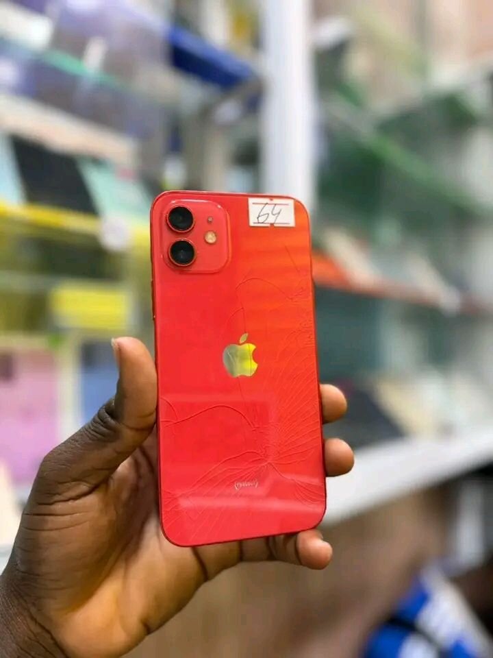 iPhone rouge 64 Go