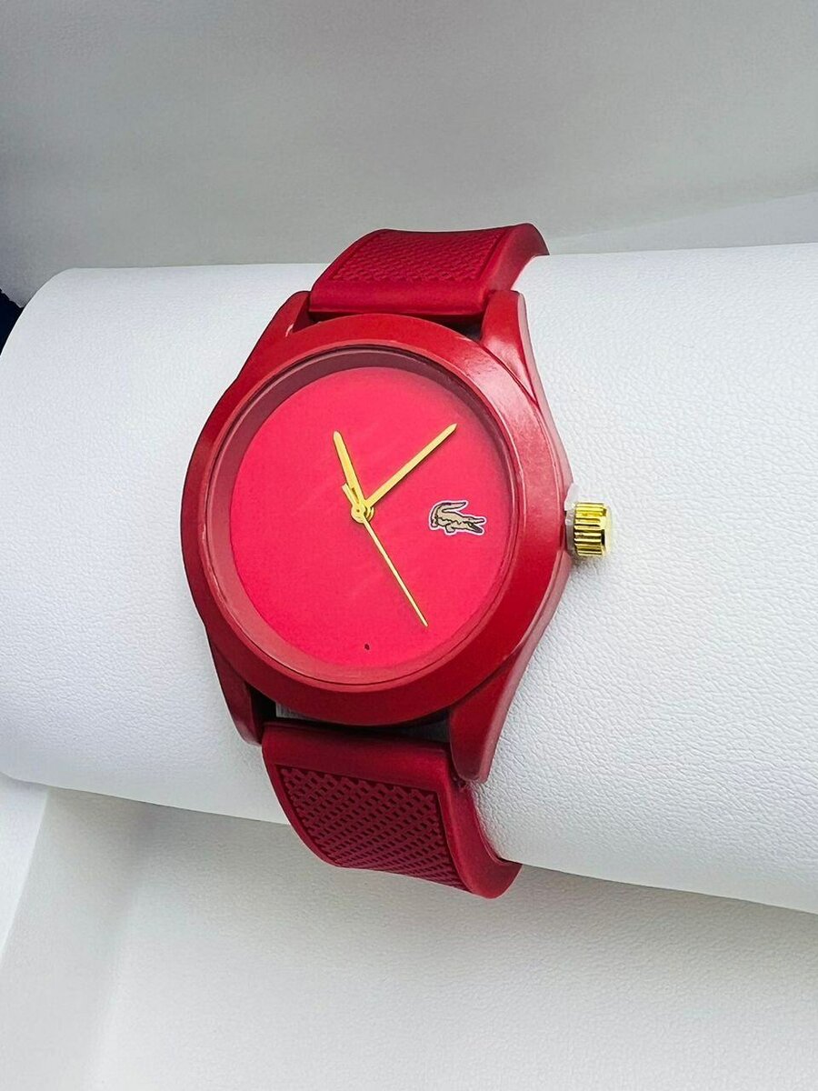 Montre disponible ici