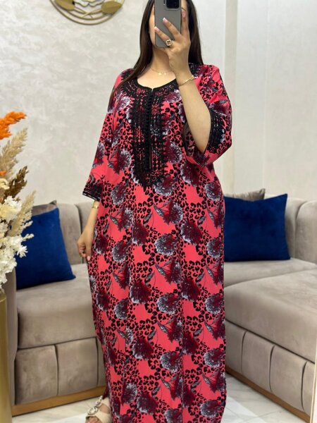 Robe élégante à motifs floraux