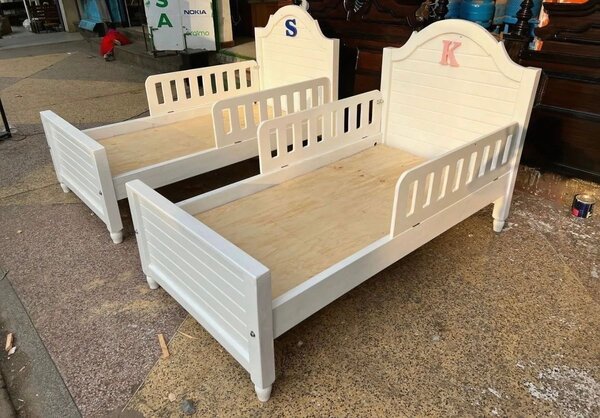 Lit enfant en bois blanc