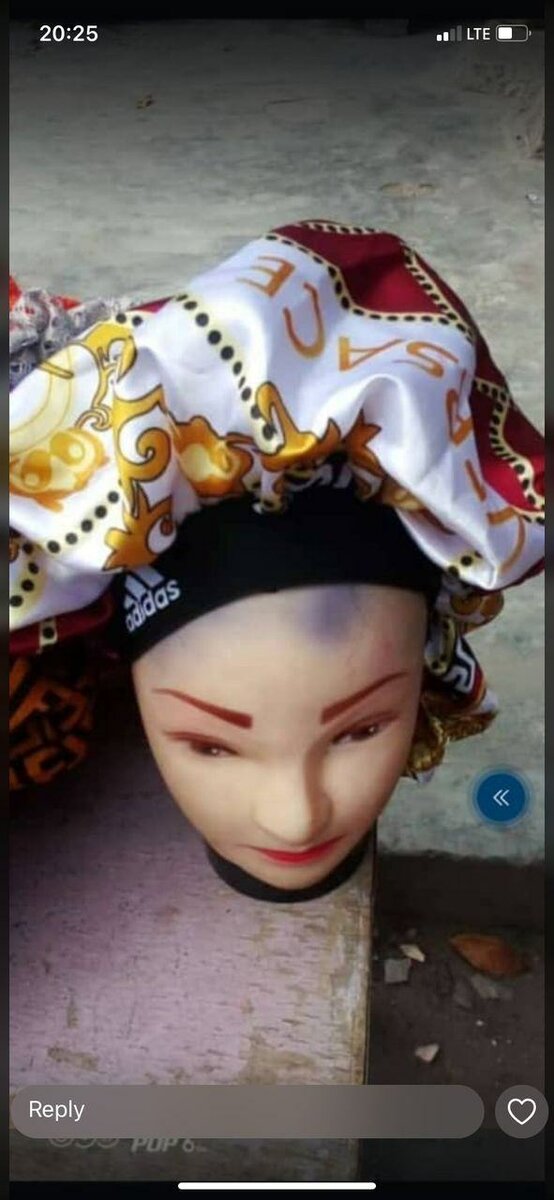 Bonnets en satin élégant