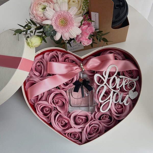 Coffret parfum et roses