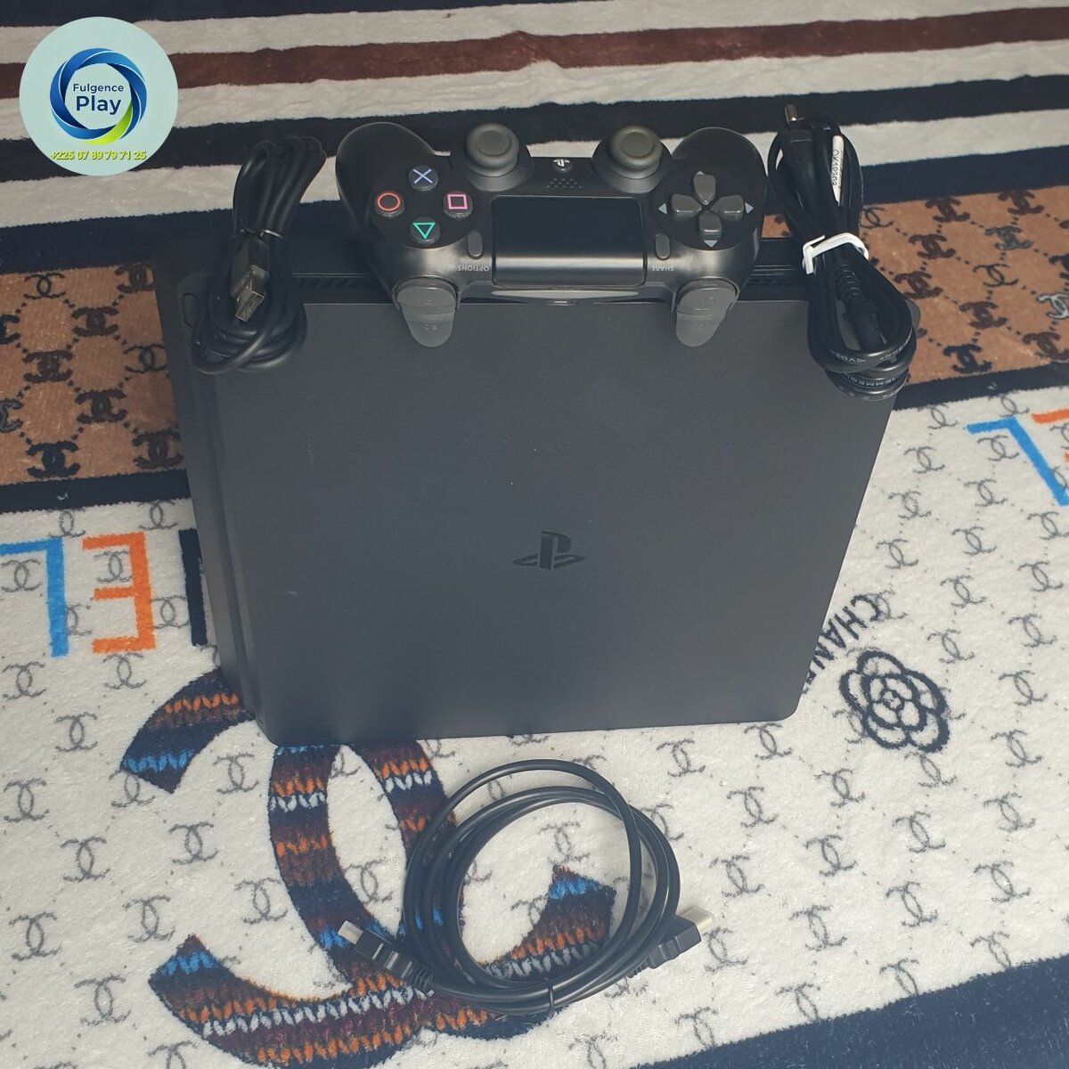 Console PS4 Slim encore neuve