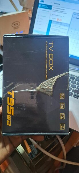 Box Android TV T95 avec Télécommande